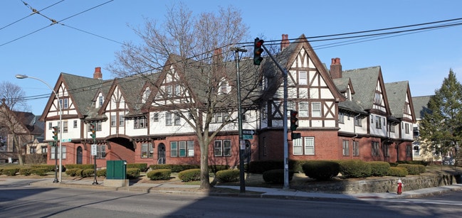 98 Mount Auburn in Watertown, MA - Building Photo - Building Photo