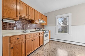 78 Orchard St-Unit -Apt 2F in Oyster Bay, NY - Building Photo - Building Photo