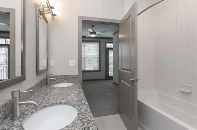 185 Cliftwood Dr NE in Sandy Springs, GA - Foto de edificio - Building Photo