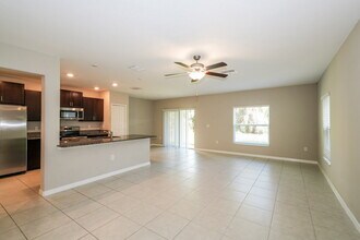 7324 Spring Snowflake Ave in Palm River-Clair Mel, FL - Building Photo - Building Photo