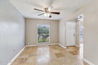 14018 Fish Eagle Dr E in Jacksonville, FL - Building Photo - Building Photo