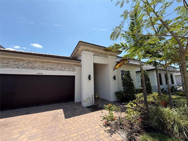 17494 SW 41st St in Miramar, FL - Building Photo - Building Photo