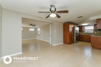 3048 Salisbury Dr in Holiday, FL - Foto de edificio - Building Photo