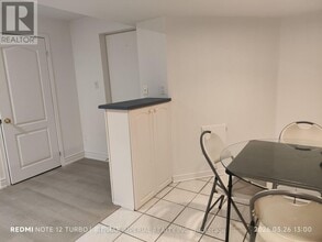 493 Blackstock Rd in Newmarket, ON - Building Photo - Building Photo