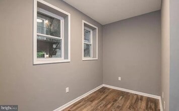 207 S 49th St, Unit B in Philadelphia, PA - Foto de edificio - Building Photo