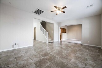 7956 N Kelburn Hill St in Las Vegas, NV - Building Photo - Building Photo