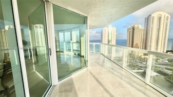 16400 Collins Ave in Sunny Isles Beach, FL - Building Photo