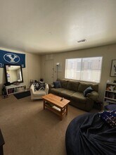 627 600 W in Provo, UT - Foto de edificio - Building Photo