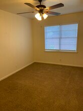 405 W Simmons St in Weatherford, TX - Building Photo - Building Photo