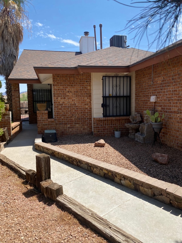 property at 895 Melville Ln