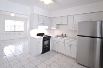 1570 NW 2nd St in Miami, FL - Building Photo - Building Photo