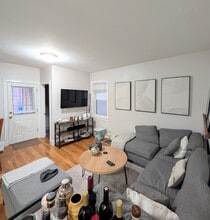 202 W 8th St, Unit 1 in Boston, MA - Building Photo - Building Photo