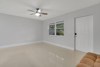914 N Federal Hwy in Lake Worth Beach, FL - Building Photo - Building Photo