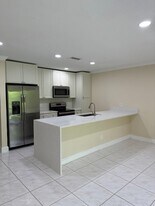 11471 NW 33rd St in Coral Springs, FL - Building Photo