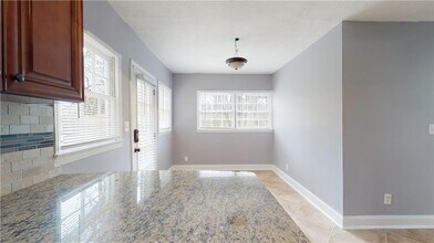 2599 Eastwood Dr in Decatur, GA - Building Photo - Building Photo