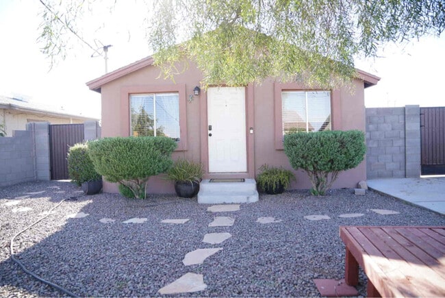 property at 516 S 3rd St
