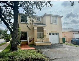 4241 SW 72nd Terrace in Davie, FL - Building Photo