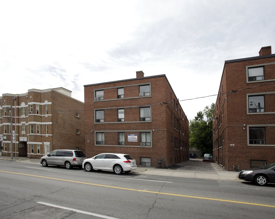 852 Broadview Ave in Toronto, ON - Building Photo