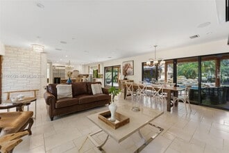 9890 SW 138th St in Miami, FL - Building Photo - Building Photo