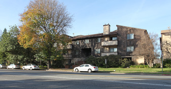 17149 Chatsworth St Apartments