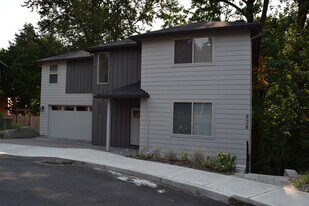 836 SE Linden Ct, Unit 836 in Gresham, OR - Building Photo