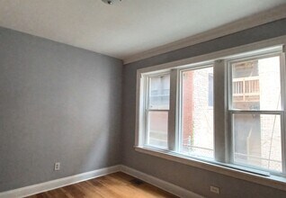 7307 S Bennett Ave in Chicago, IL - Building Photo - Building Photo