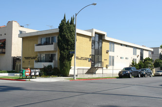 Gramercy Park Townhouse in Los Angeles, CA - Building Photo - Building Photo