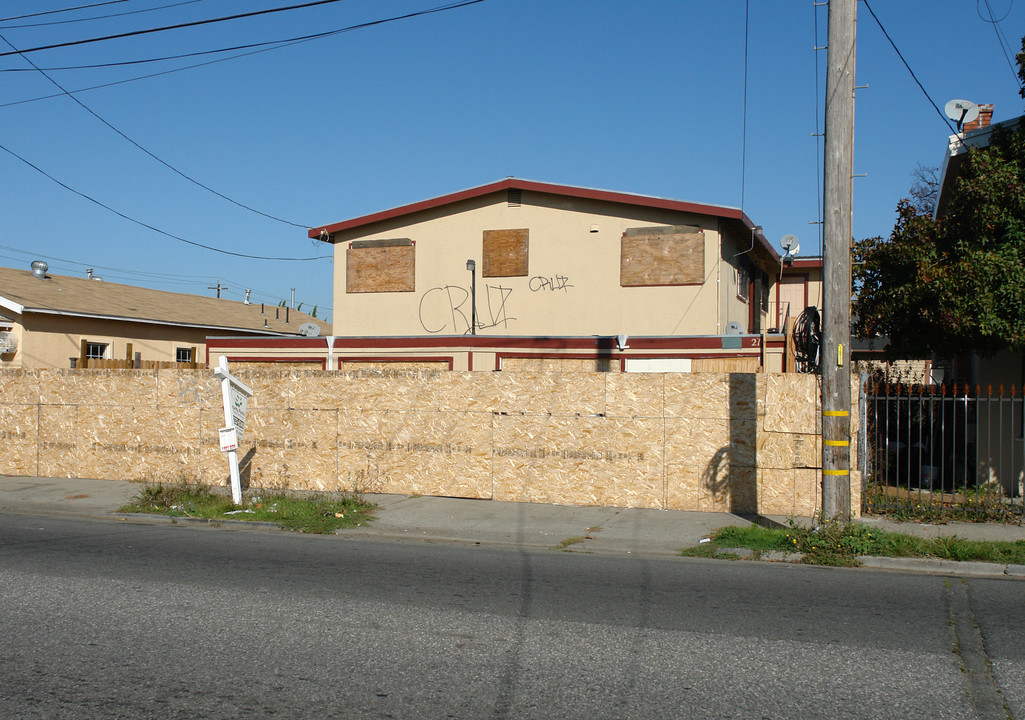 219 Barrett Ave in Richmond, CA - Building Photo