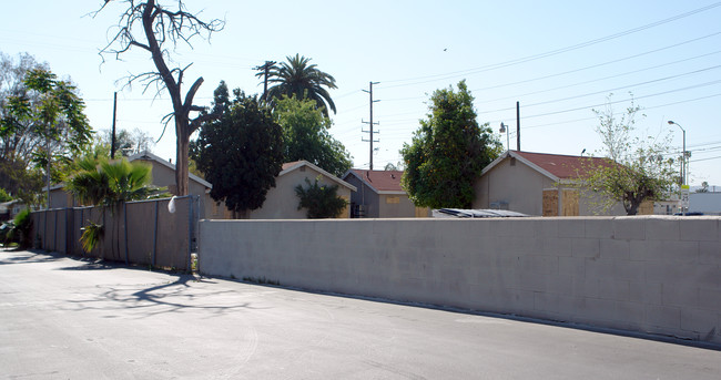 490 S Pershing Ave in San Bernardino, CA - Building Photo - Building Photo