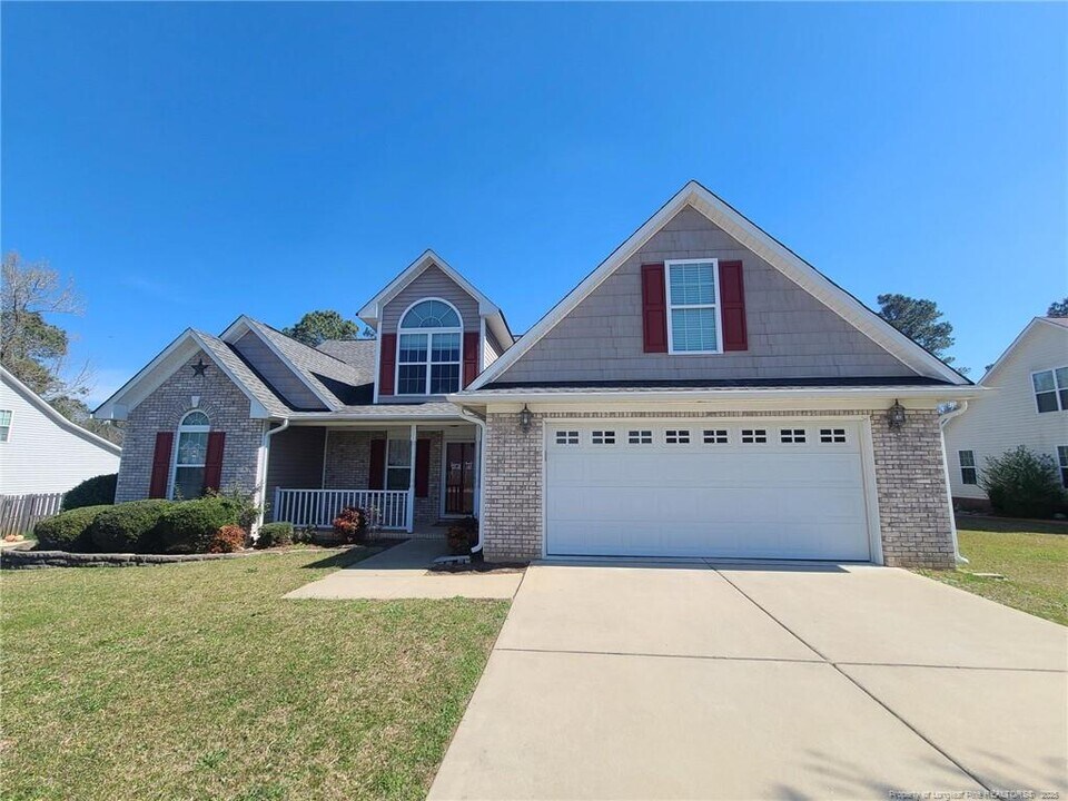 123 Royal Briar Ct in Raeford, NC - Building Photo