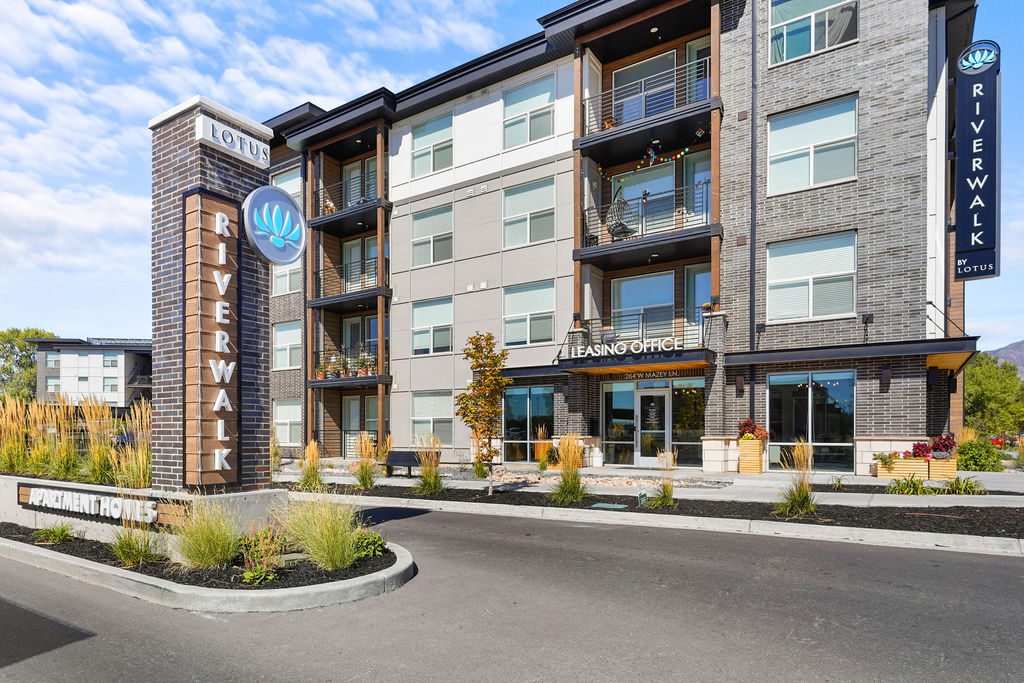 Lotus Riverwalk in Ogden, UT - Foto de edificio