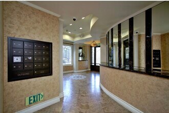 2101 S Beverly Glen Blvd, Unit Beverly Glen in Los Angeles, CA - Building Photo - Building Photo