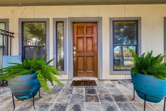 1117 St Charles St in Houston, TX - Foto de edificio - Building Photo