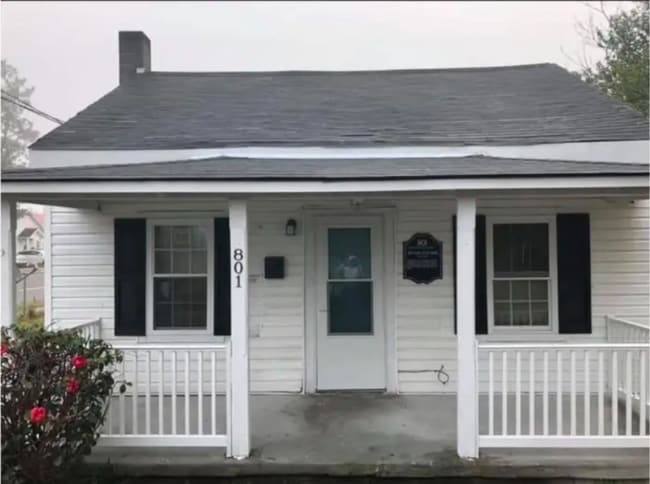 property at 801 S 7th St