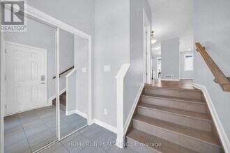 587 Lilith St in Ottawa, ON - Building Photo - Building Photo