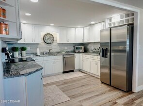 2900 N Atlantic Ave in Daytona Beach, FL - Building Photo - Building Photo