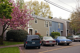 Upshur House in Portland, OR - Building Photo - Building Photo