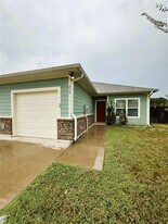 212 Lasso Cir in Mabank, TX - Building Photo