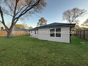 16034 Blackhawk Blvd in Friendswood, TX - Building Photo - Building Photo