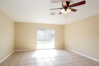 29322 Brookchase Dr in Spring, TX - Building Photo - Building Photo