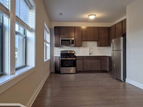 3407 W Fullerton Ave in Chicago, IL - Building Photo - Building Photo