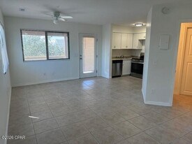 4114 Holiday Dr in Panama City Beach, FL - Building Photo