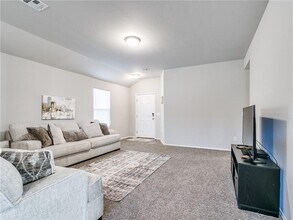 11708 NW 99th Ter in Yukon, OK - Building Photo - Building Photo