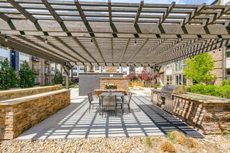 Heights at Interlocken in Broomfield, CO - Foto de edificio - Building Photo