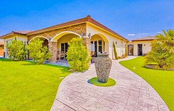 198 S Naples St in Henderson, NV - Building Photo - Building Photo