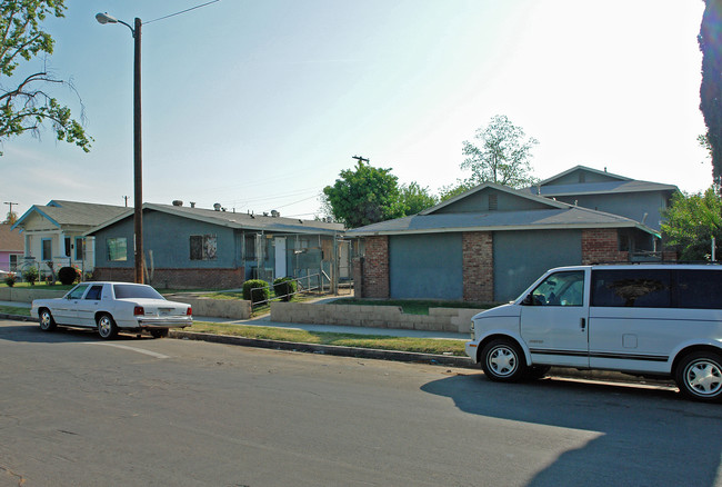 440-444 Poplar Ave in Fresno, CA - Building Photo - Building Photo