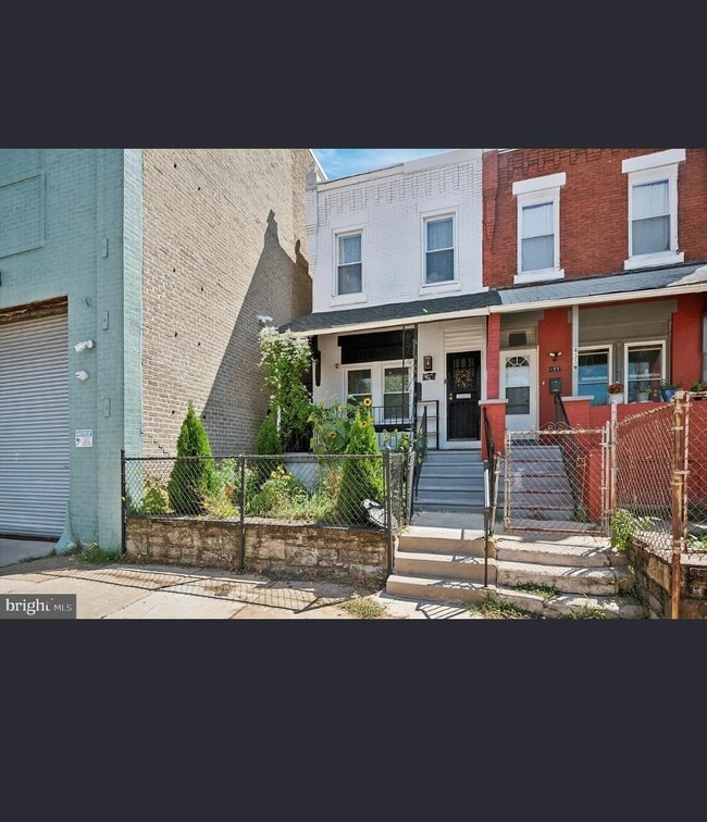 property at 457 N Edgewood St