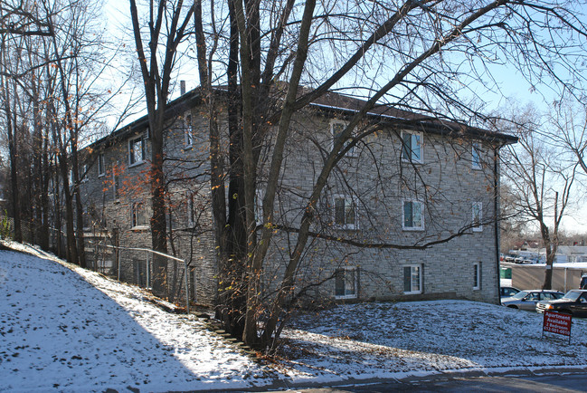 Peters Place Apartments in Columbia Heights, MN - Foto de edificio - Building Photo