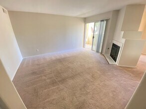 698 S Racetrack Rd in Henderson, NV - Building Photo - Building Photo