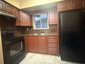 1563 W 81st St in Hialeah, FL - Building Photo - Building Photo